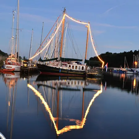 In Strandnähe Mit Kamin Und W-lan Apartment *