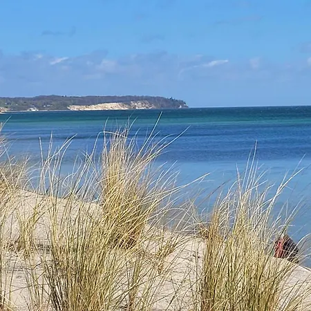 In Strandnähe Mit Kamin Und W-lan * Lobbe